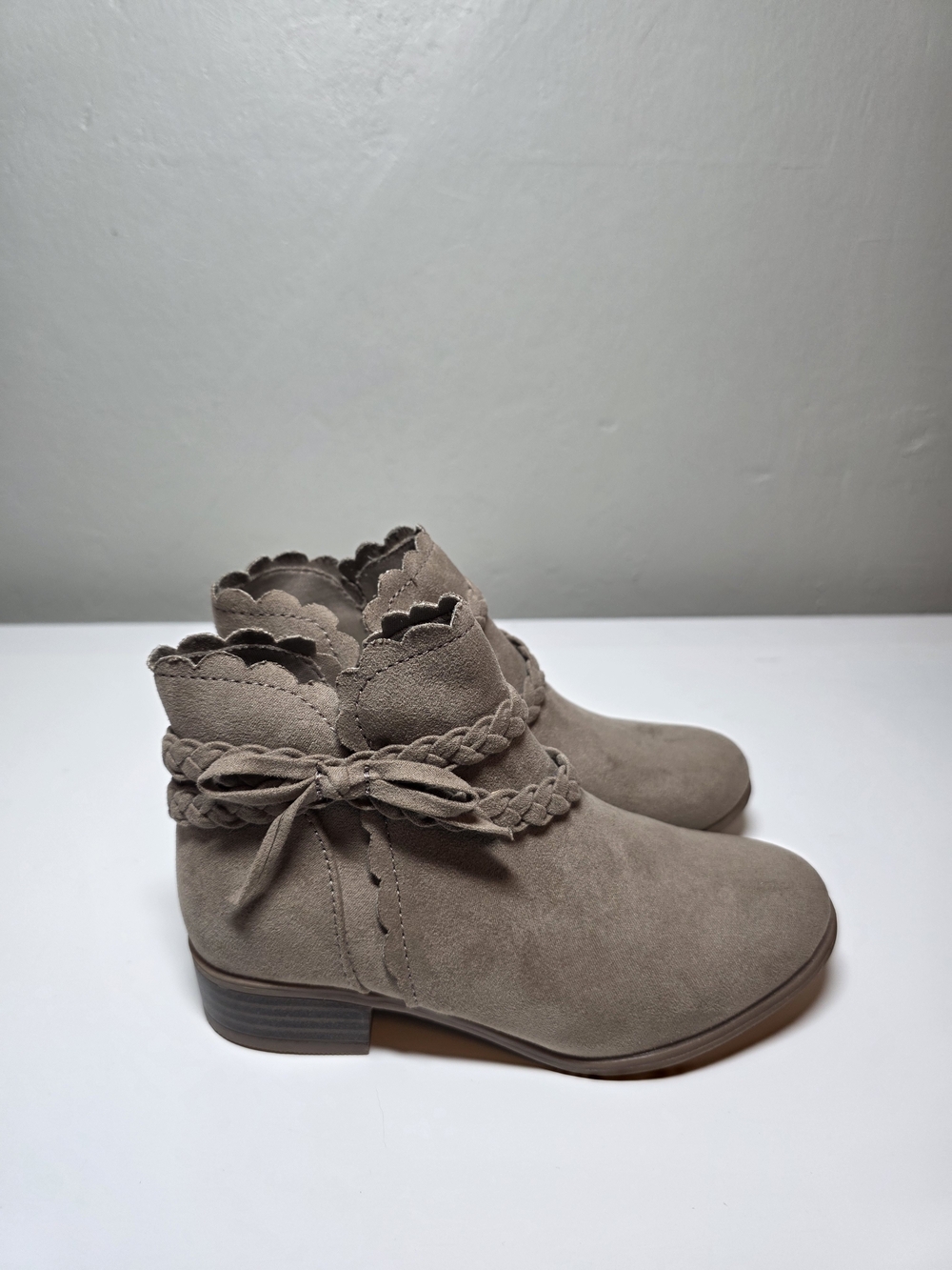 Girl's Scalloped Ankle Boots with Braided Tie - Taupe